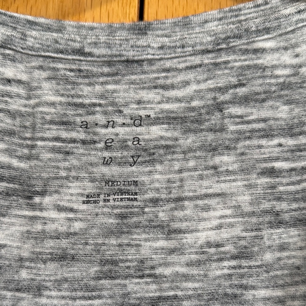 Gray Sleeveless Top - Picture 2 of 5